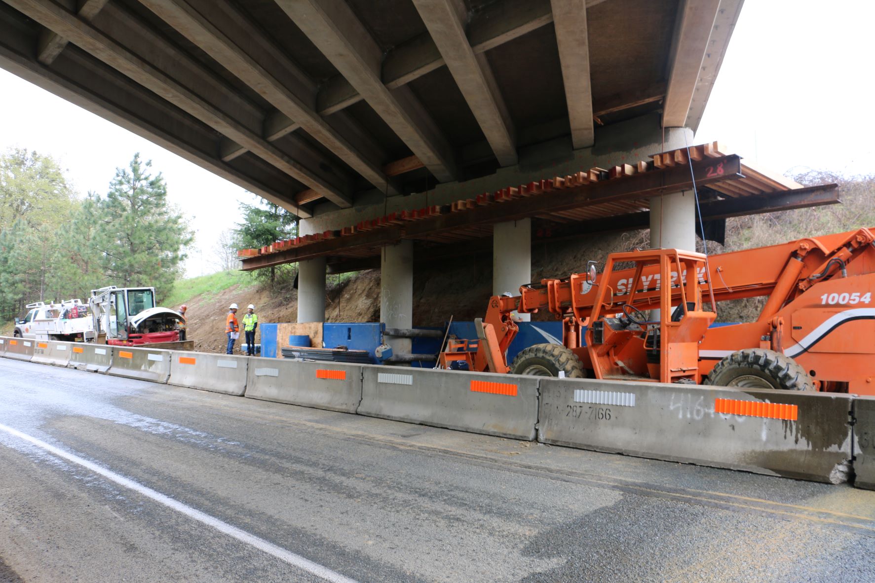 I-5 Leland Bridge under construction 